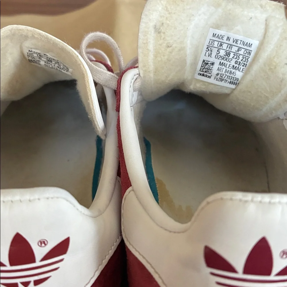 adidas classic timeless
